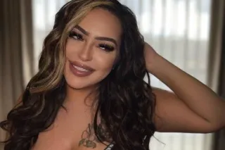 CUM SEE WHAT THE HYPE IS ABOUT 😍 Winter isn't a season, it's a celebration 🥳🎉 Your FAVORITE green eyed 👀 Snowbunny 🐰 - Image 5