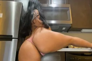 🥰😋Fresh waxed pussy 💦 SEDUCTION IN EVERY TOUCH🔥 Hablo espanol! Gatita jueguetona 🐆🫦lets make a movie i have a cam - Image 1